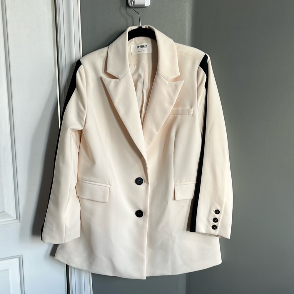 4th and Reckless sporty women’s blazer stripe on arm pockets size medium petite